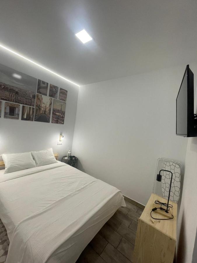Apartamentos Jap Villaamil Madrid Extérieur photo