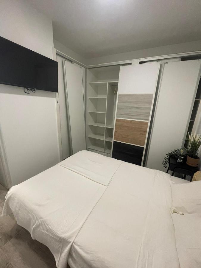 Apartamentos Jap Villaamil Madrid Extérieur photo